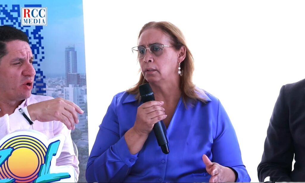 Gobernadora Pura Casilla destaca obras impulsadas por el Gobierno en San Cristóbal