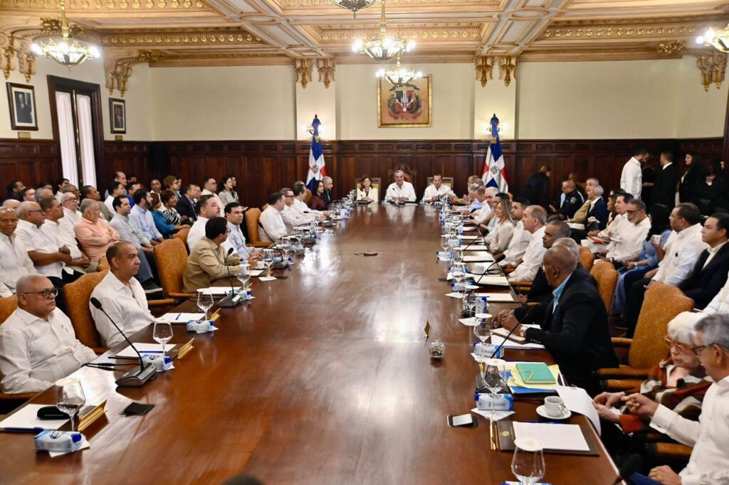 Abinader encabezará Consejo de Ministros este domingo en Santiago