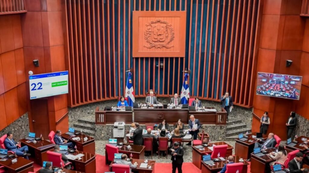 Senado aprueba de urgencia plan anticrisis que busca recaudar RD$60,000 millones