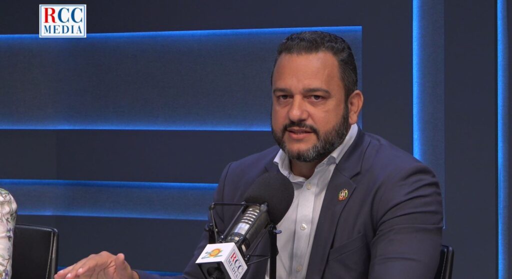 Defienden medidas del Gobierno y atribuye plan tributario a crisis internacional