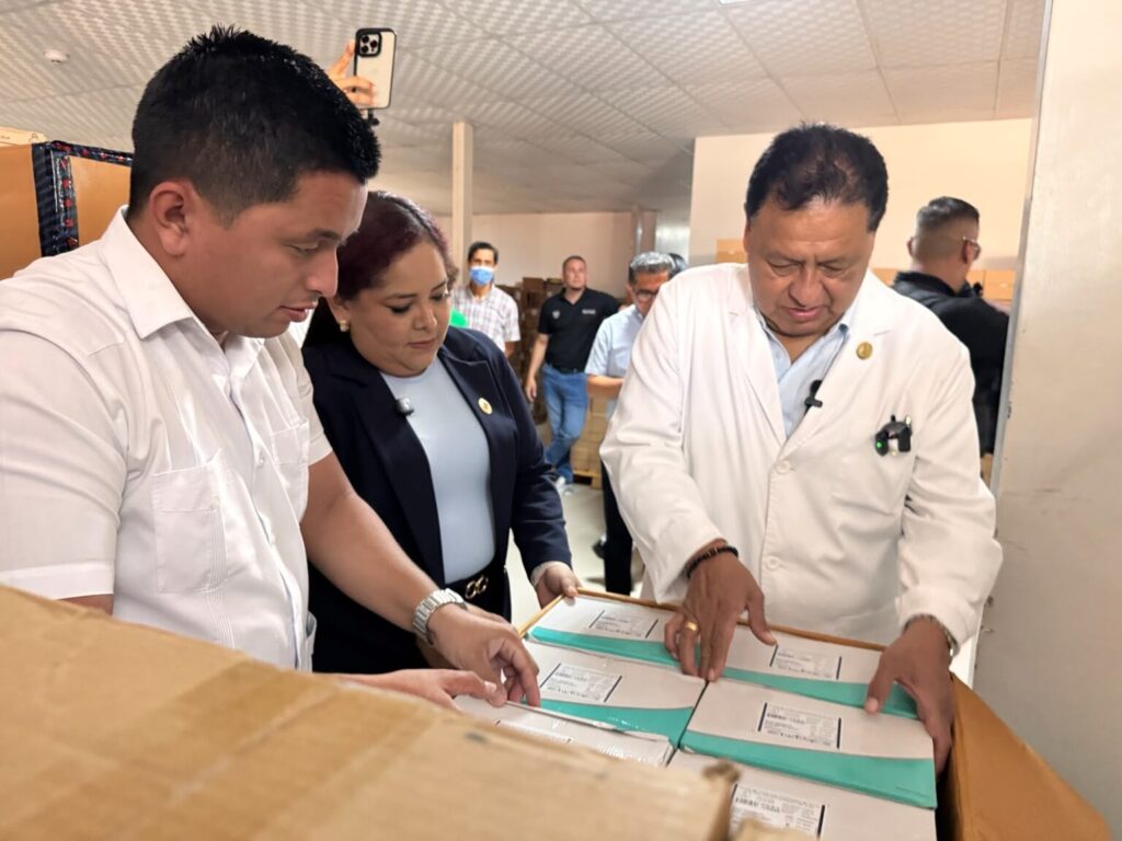 Gobierno del presidente Daniel Noboa entrega más de USD 4.2 millones en medicamentos e insumos médicos para Manabí