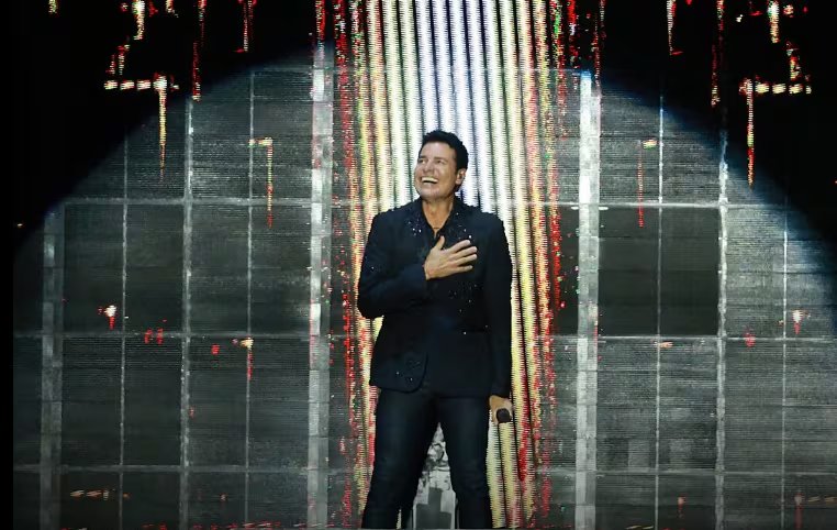 Chayanne desafía a sus seguidores a crear la foto más creativa para el Día del Padre