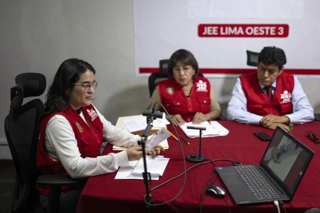 Keiko Fujimori se acerca a ganar la elección presidencial Perú