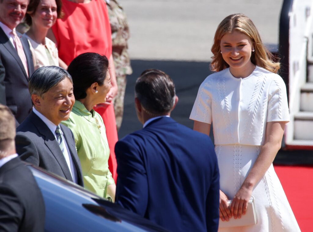 Princesa Elisabeth de Bélgica debuta en solitario recibiendo a los emperadores de Japón