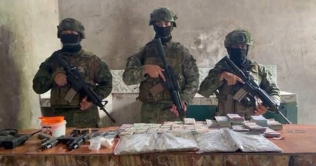 Militares decomisan armas, drogas y dinero en operativo en Nueva Prosperina