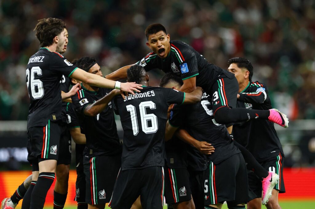 Selección Mexicana escala tres puestos en ranking FIFA tras triunfo mundialista