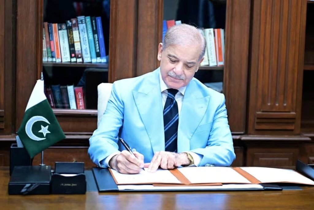 Líderes de Pakistán viajan a Suiza para mediar entre Irán y EE.UU.