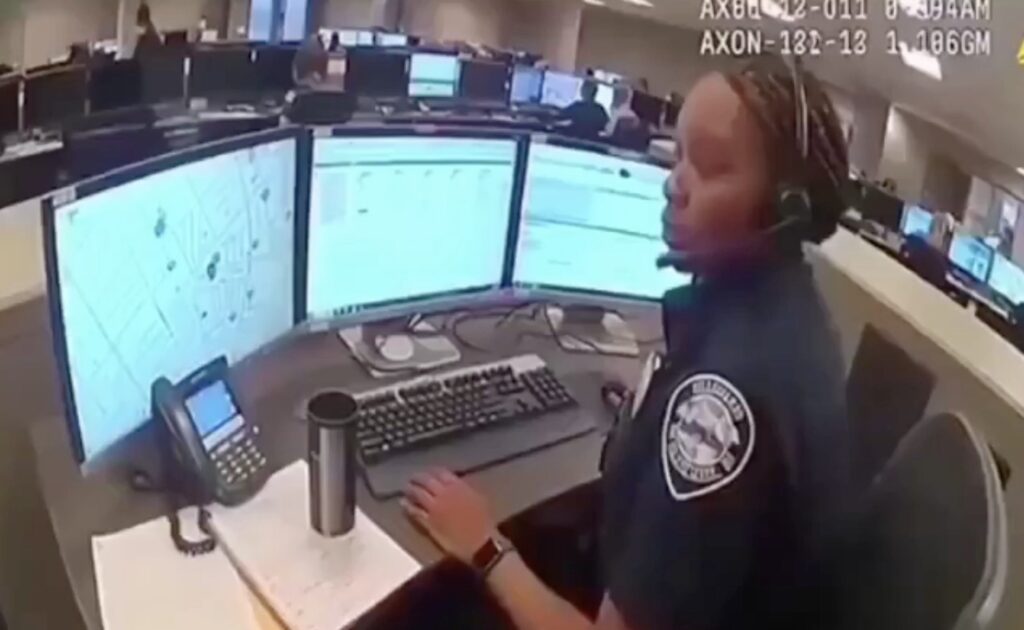 Condenan exoperadora del 911 por colgar miles de llamadas de emergencia