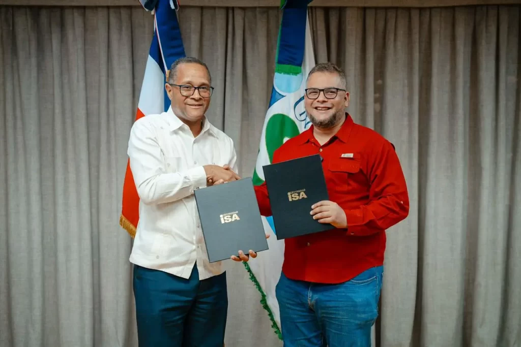FEDA firma acuerdo con Universidad ISA y desarrolla jornada de actividades en Santiago