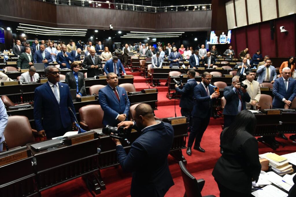 Diputados escogen comisión que estudiará el proyecto de ley de medidas Pro Crecimiento Económico
