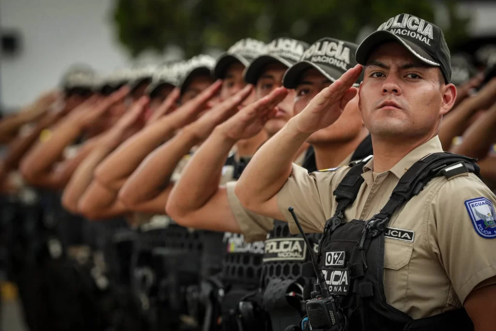 Gobierno reduce puntaje mínimo para ingresar a la Policía Nacional en casos excepcionales