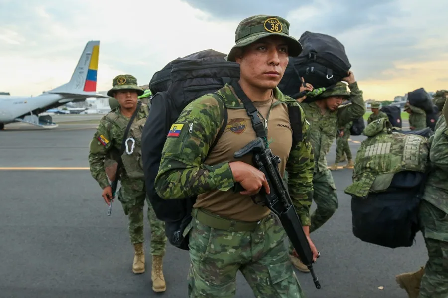 Ecuador despliega 13,000 militares en provincias afectadas por la violencia tras nuevo estado de excepción