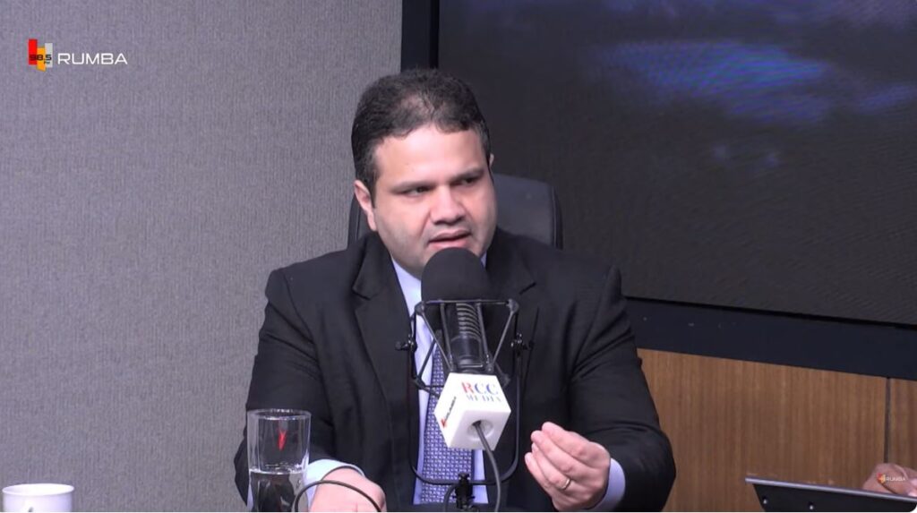 Economista Richard Medina cuestiona rapidez en aprobación de reforma fiscal