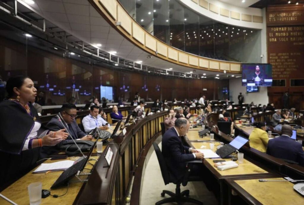 Asamblea pone la lupa sobre alcaldes y prefectos: aprueban fiscalización patrimonial