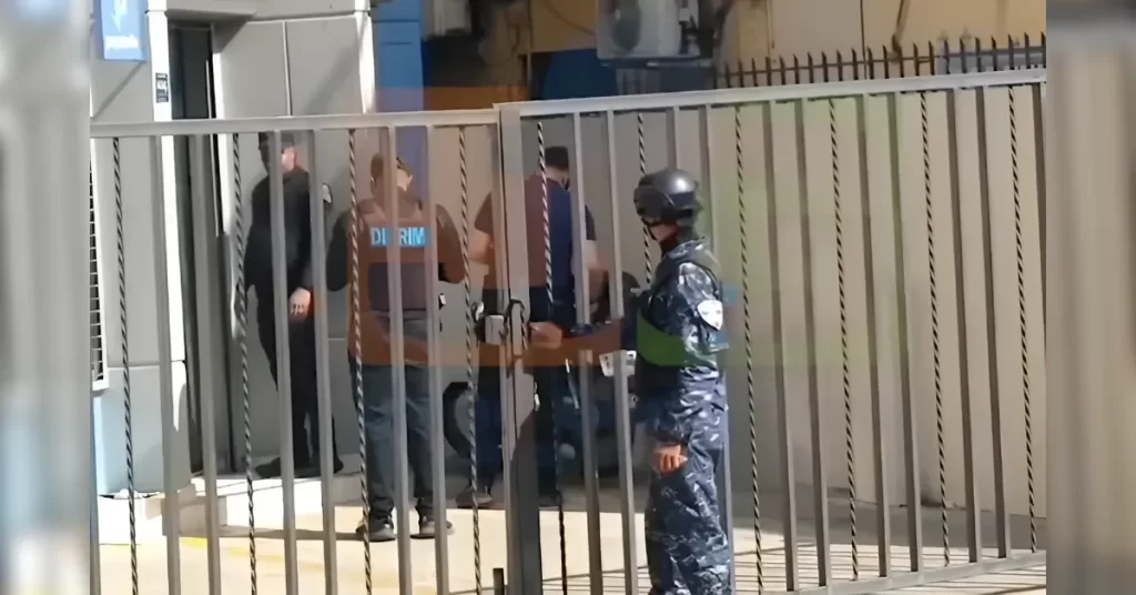 Delincuentes ingresan a sucursal bancaria en La Vega