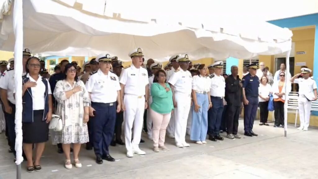 Armada realiza jornada médica y social que beneficia a cientos de familias en Barahona