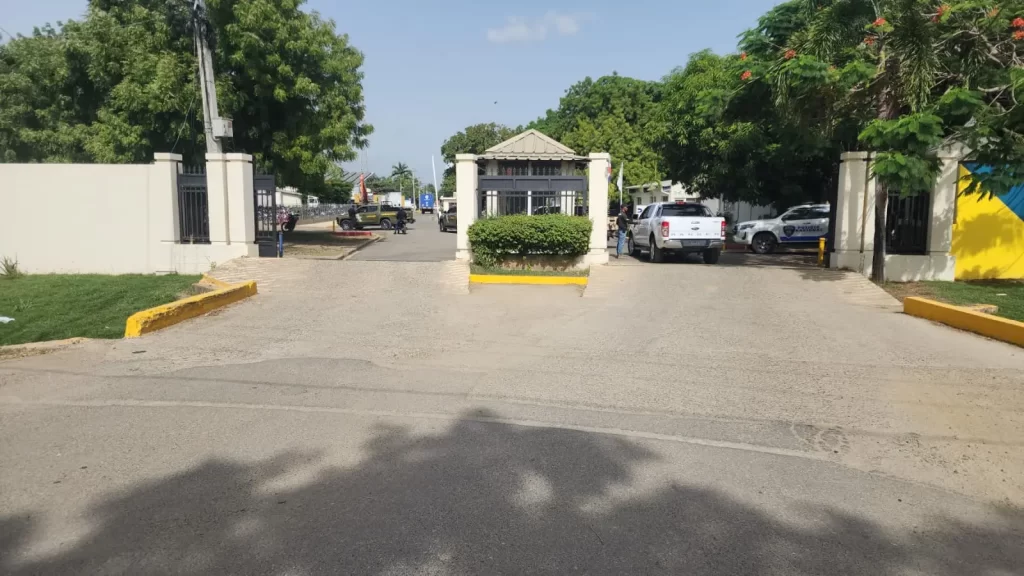 Bajo estricto hermetismo, autoridades de RD y Haití sostienen reunión binacional en la frontera