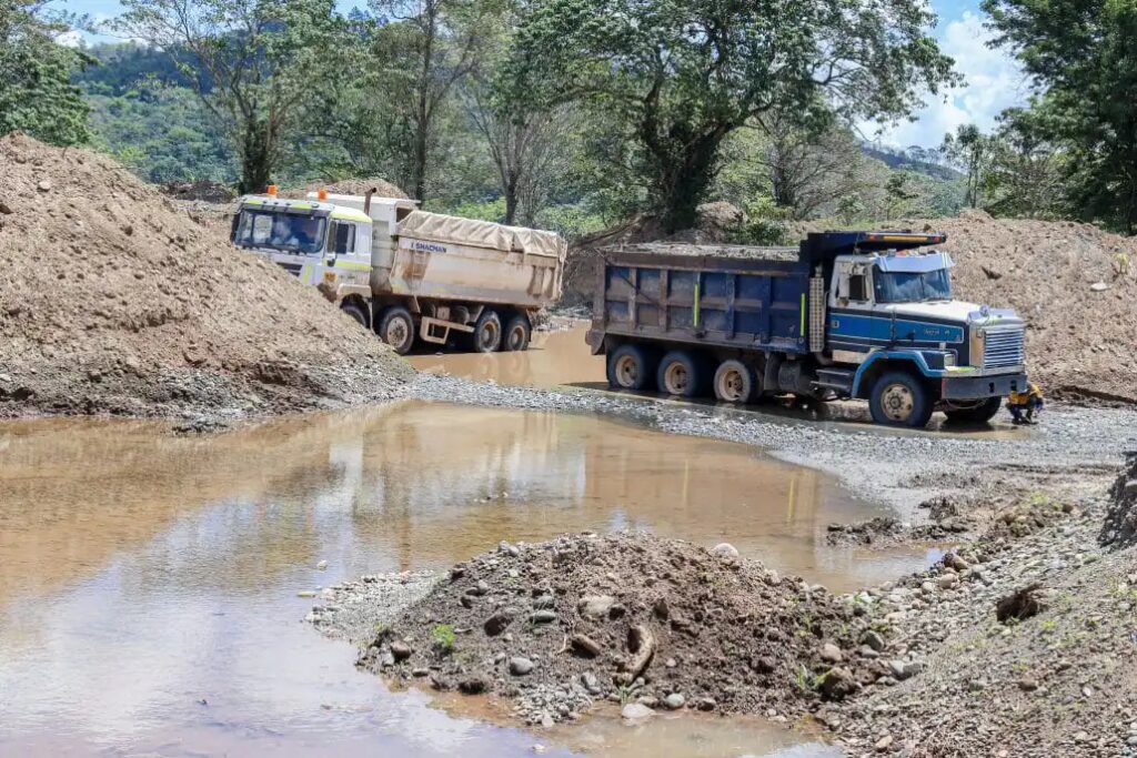Llaman a las autoridades evitar extracción indiscriminada de agregados de los ríos