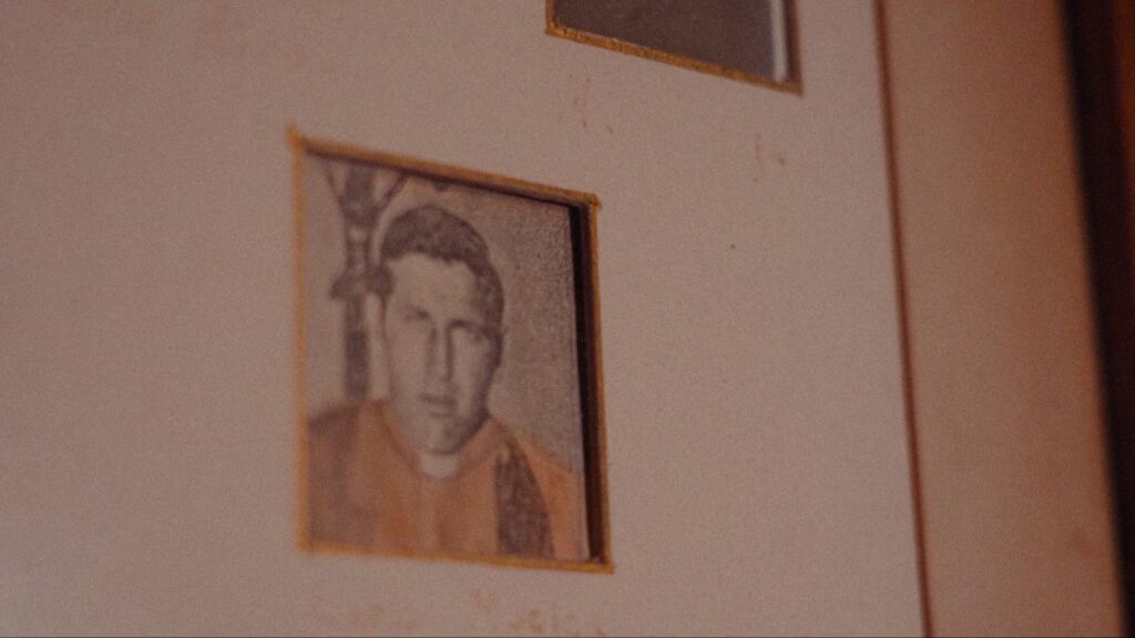 Documental explora la juventud y legado social del padre Carlos Mugica