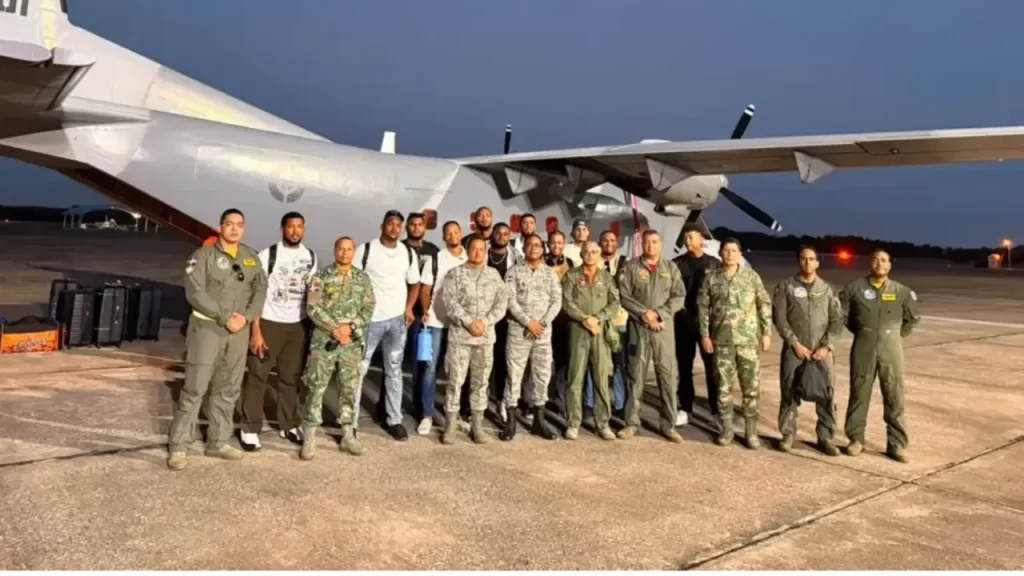 Peloteros dominicanos regresan a salvo desde Venezuela