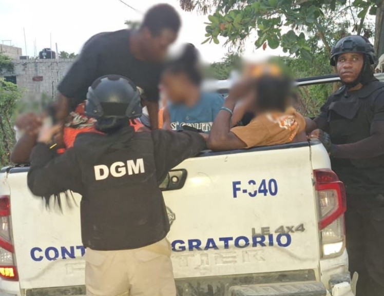 Migración detiene a 280 indocumentados en tres provincias