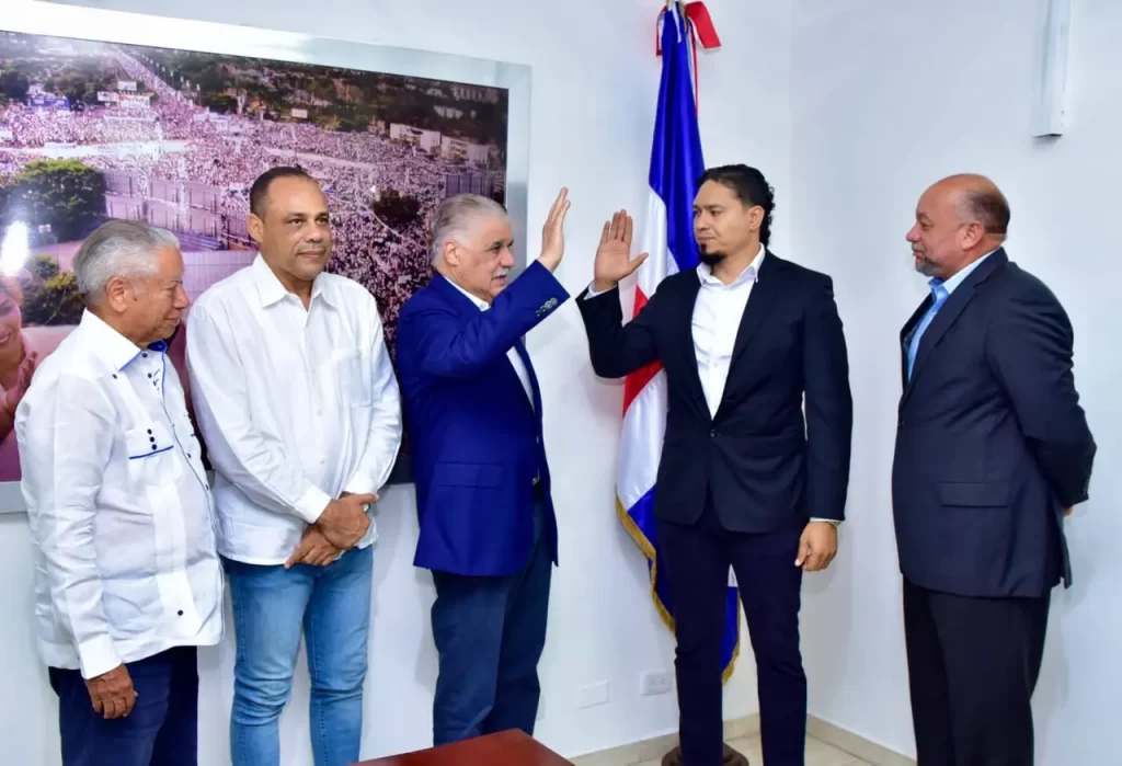 Juramentaciones fortalecen crecimiento del PRD con retorno de dirigentes