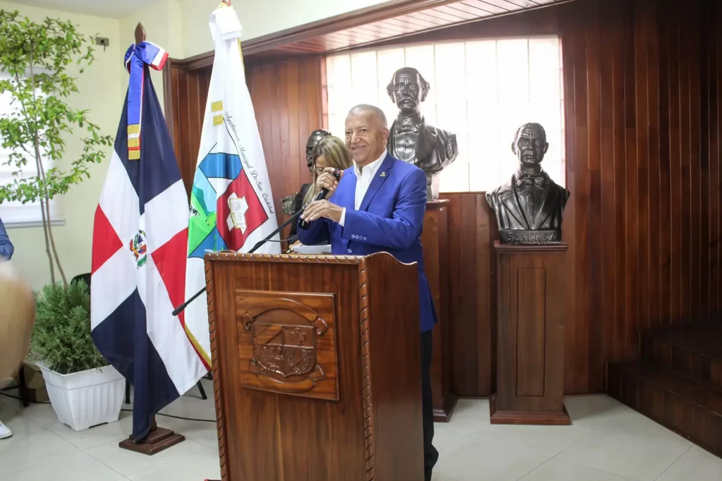 Nelson De la Rosa reafirma su compromiso con la transparencia ante el pueblo de San Cristóbal