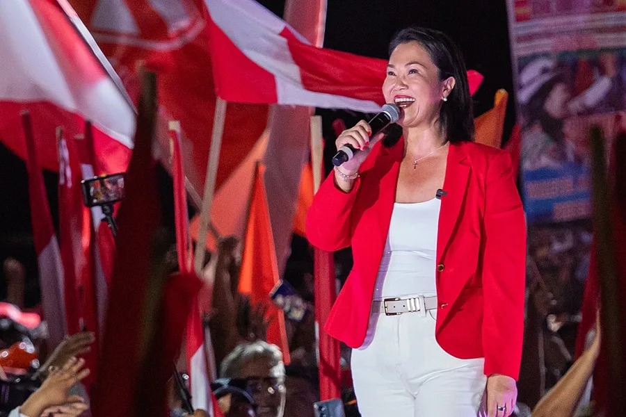 Concluye el escrutinio en Perú: Fujimori será presidenta por 49.641 votos más que Sánchez