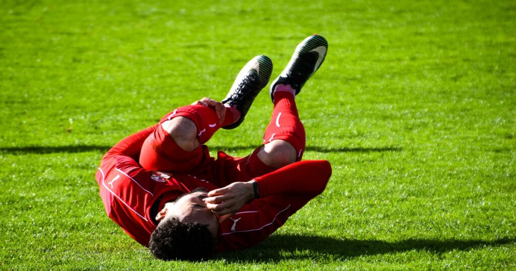 En plena fiebre mundialista: las lesiones que más afectan a los futbolistas y cómo recuperarse correctamente