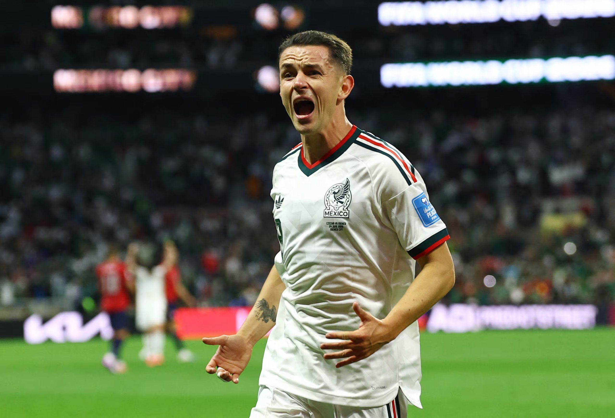 &Aacute;lvaro Fidalgo consigue el 3-0 para M&eacute;xico. EUTERS/Pedro Nunes