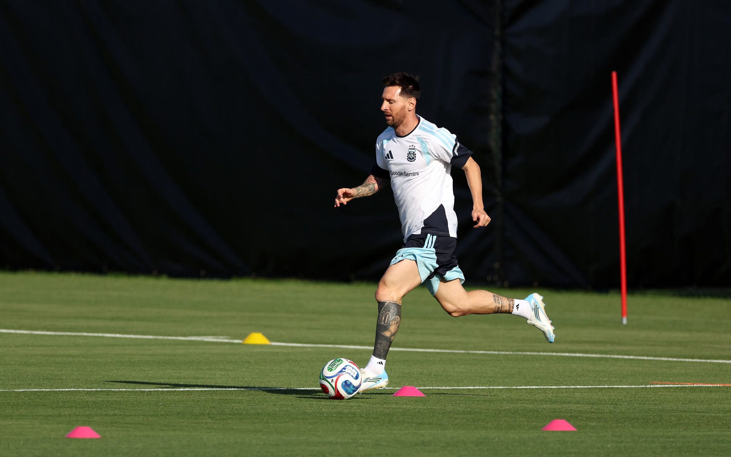 La Albiceleste tendrá por delante un amistoso antes de comenzar su recorrido en el Mundial (Photo by JAMIE SQUIRE / GETTY IMAGES NORTH AMERICA / Getty Images via AFP)