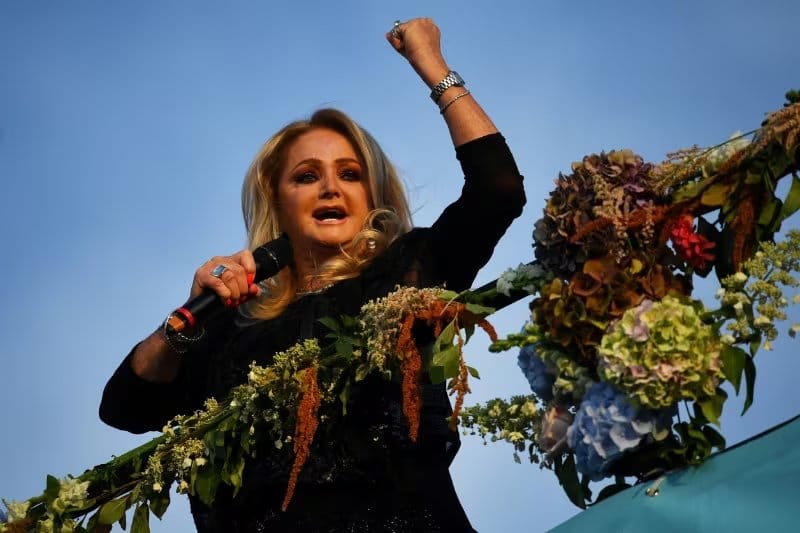 Bonnie Tyler salió del coma inducido, pero sigue gravemente enferma. (REUTERS/Dylan Martinez)