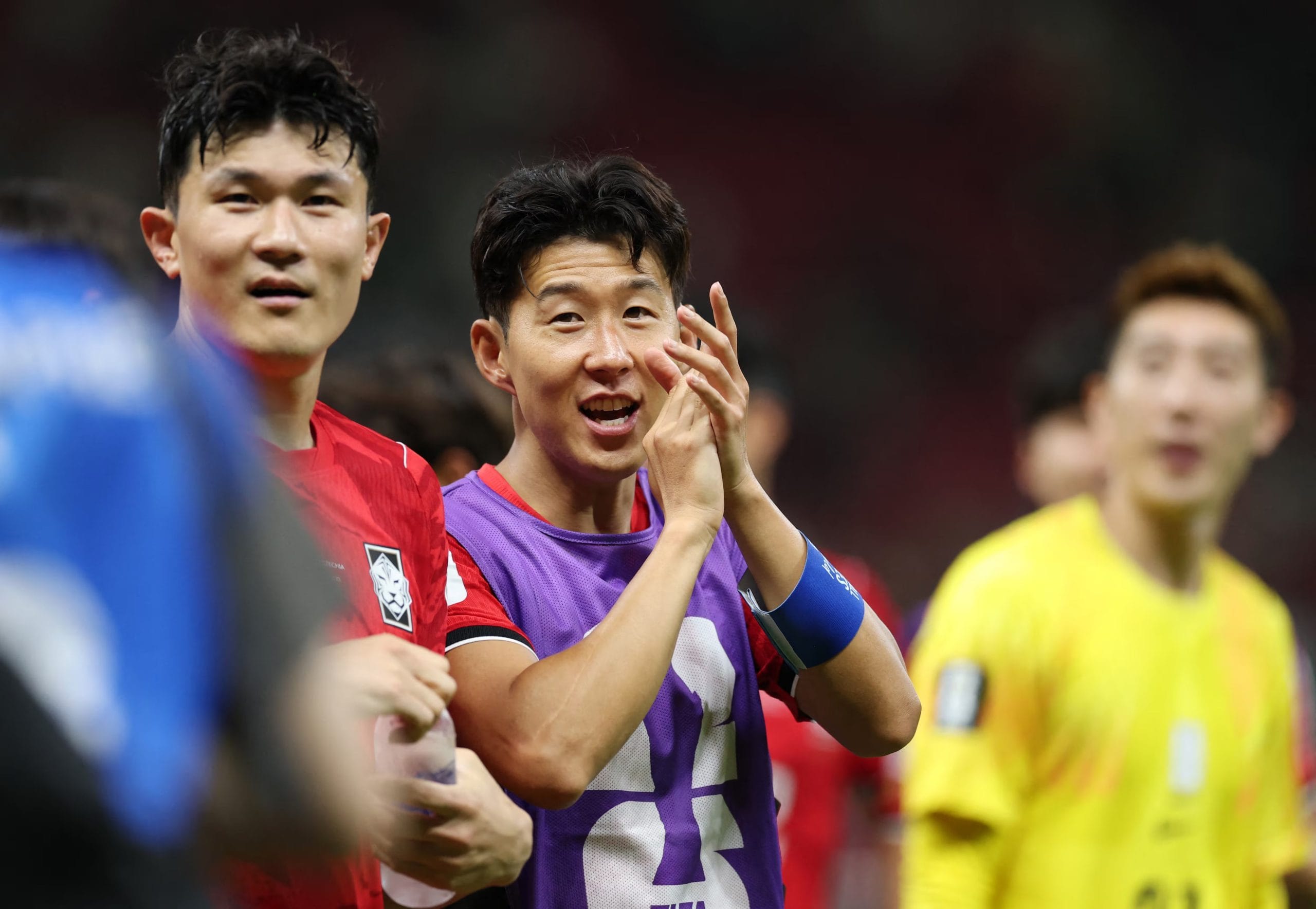 Son Heung-Min aplaude tras ganarle a Chequia en Guadalajara. REUTERS/Paul Childs