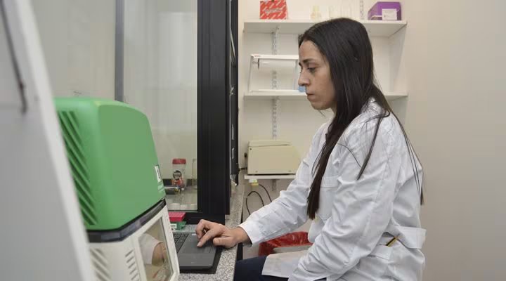 El método permitió el cierre completo de una herida resistente a terapias convencionales (CONICET)
