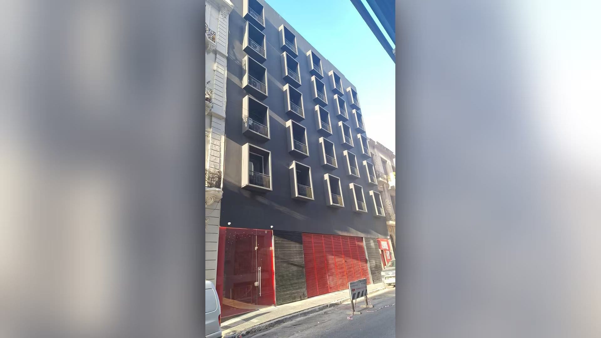 Uno de los edificios de la desarrolladora Alto Grande en la Ciudad de Buenos Aires, donde se construyen unidades de entre 15 y 20 metros cuadrados