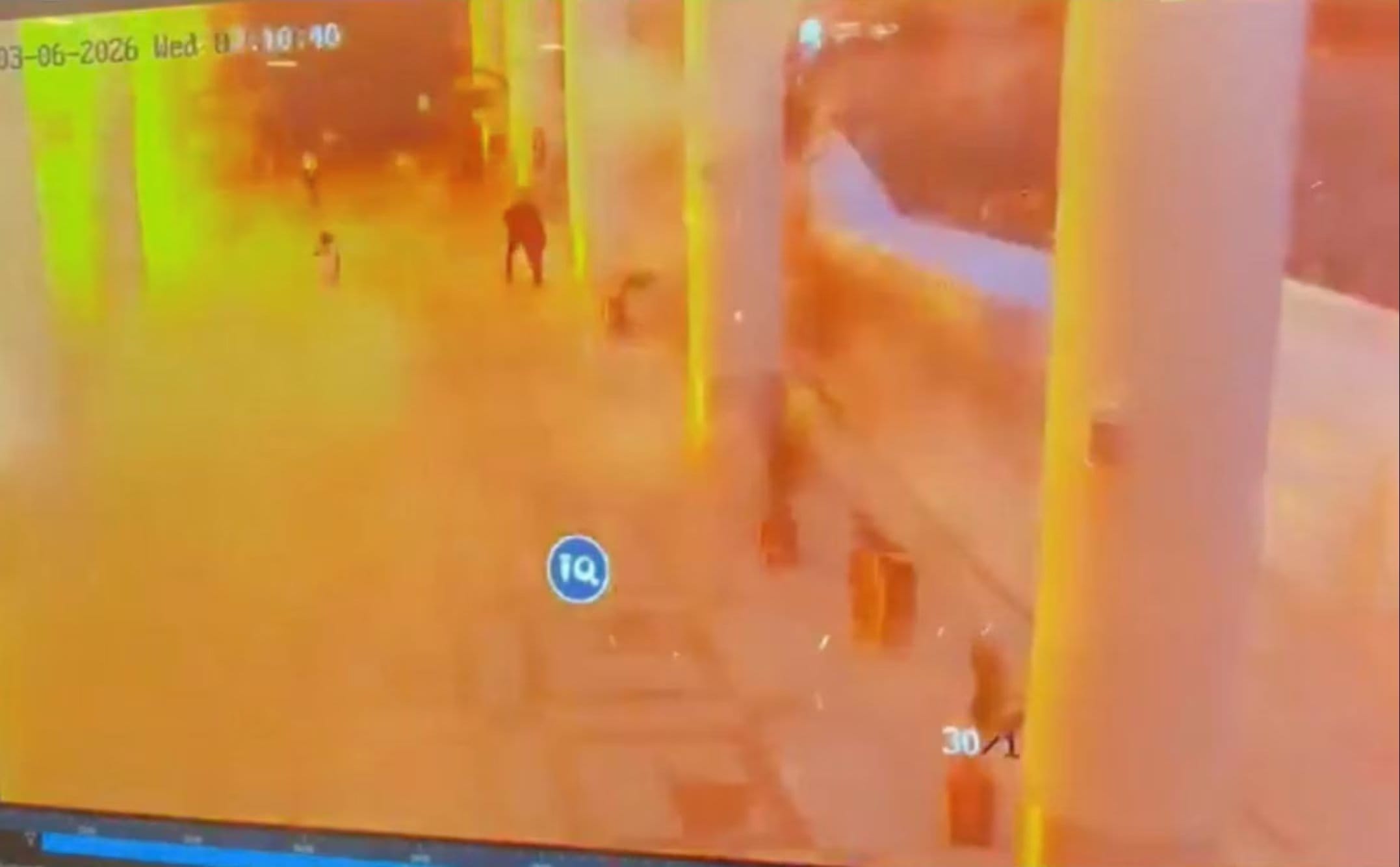 La explosión en el aeropuerto de Kuwait dejó un muerto y más de 60 heridos durante la ofensiva del miércoles.