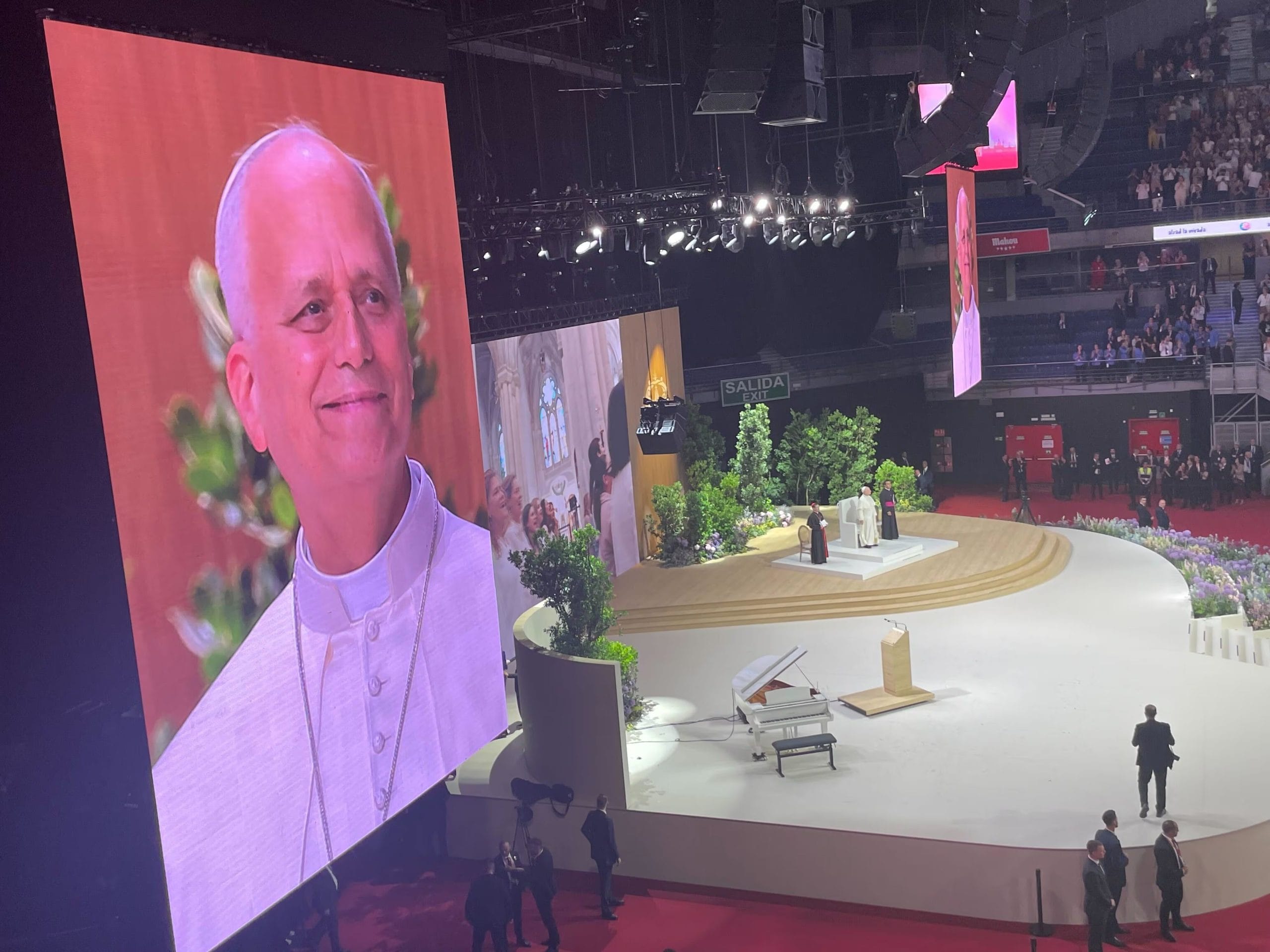 El papa León XIV a su llegada al Movistar Arena para su encuentro con la sociedad civil (Infobae)