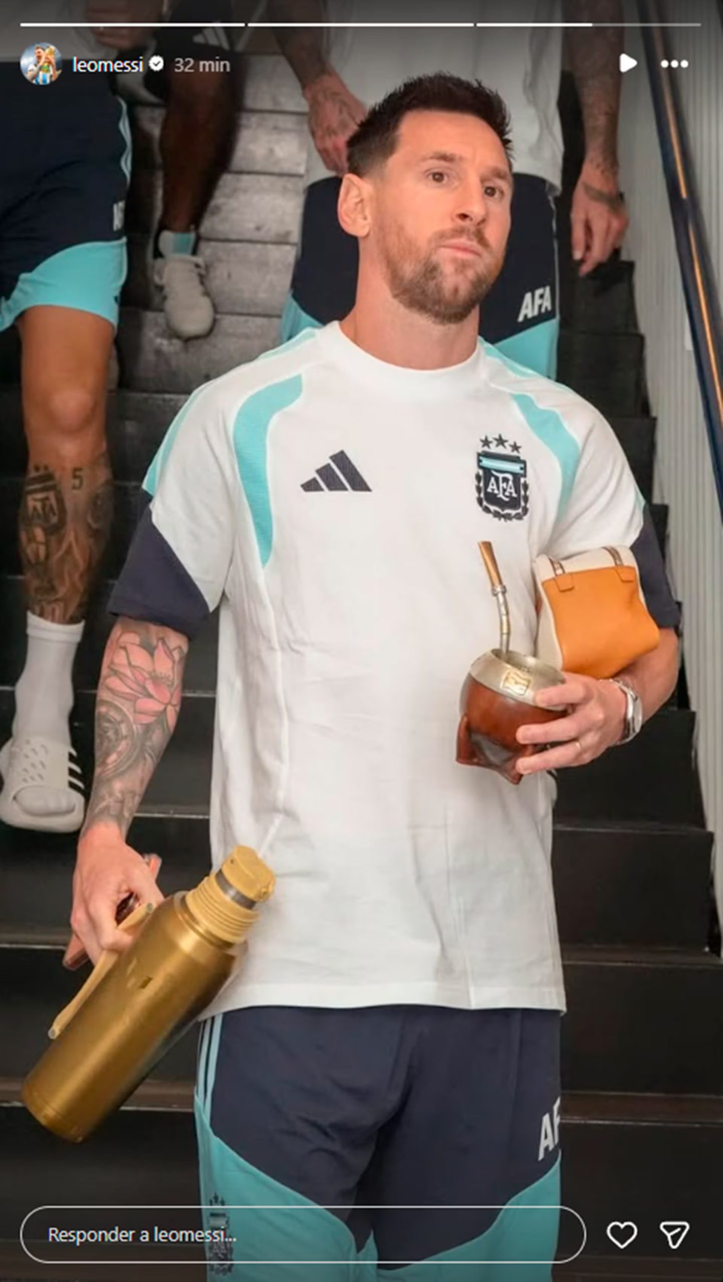 Lionel Messi con el mate y el termo (@leomessi)