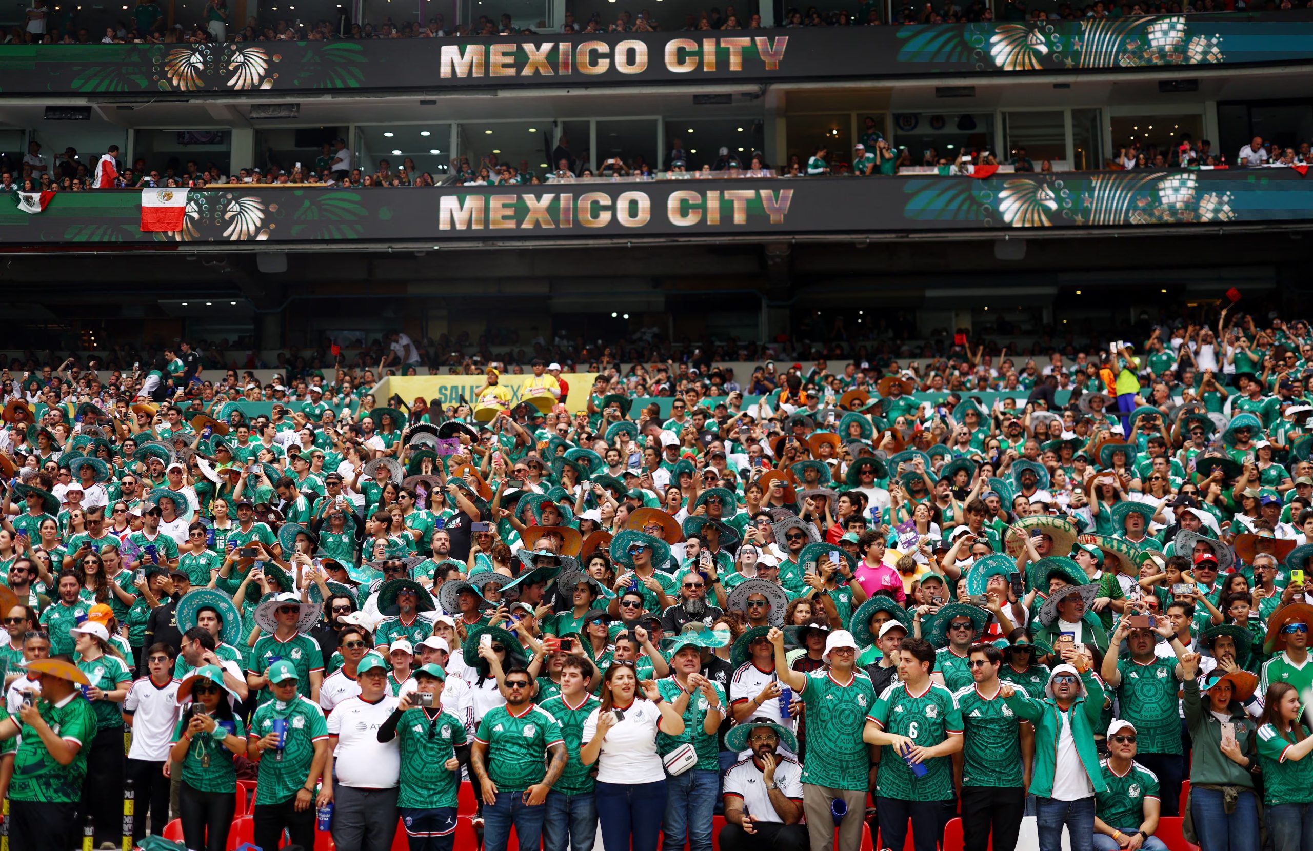 El partido inaugural en el Estadio Azteca, fue el que más público reunió, junto con otros dos encuentros disputados en el mismo recinto (Reuters)