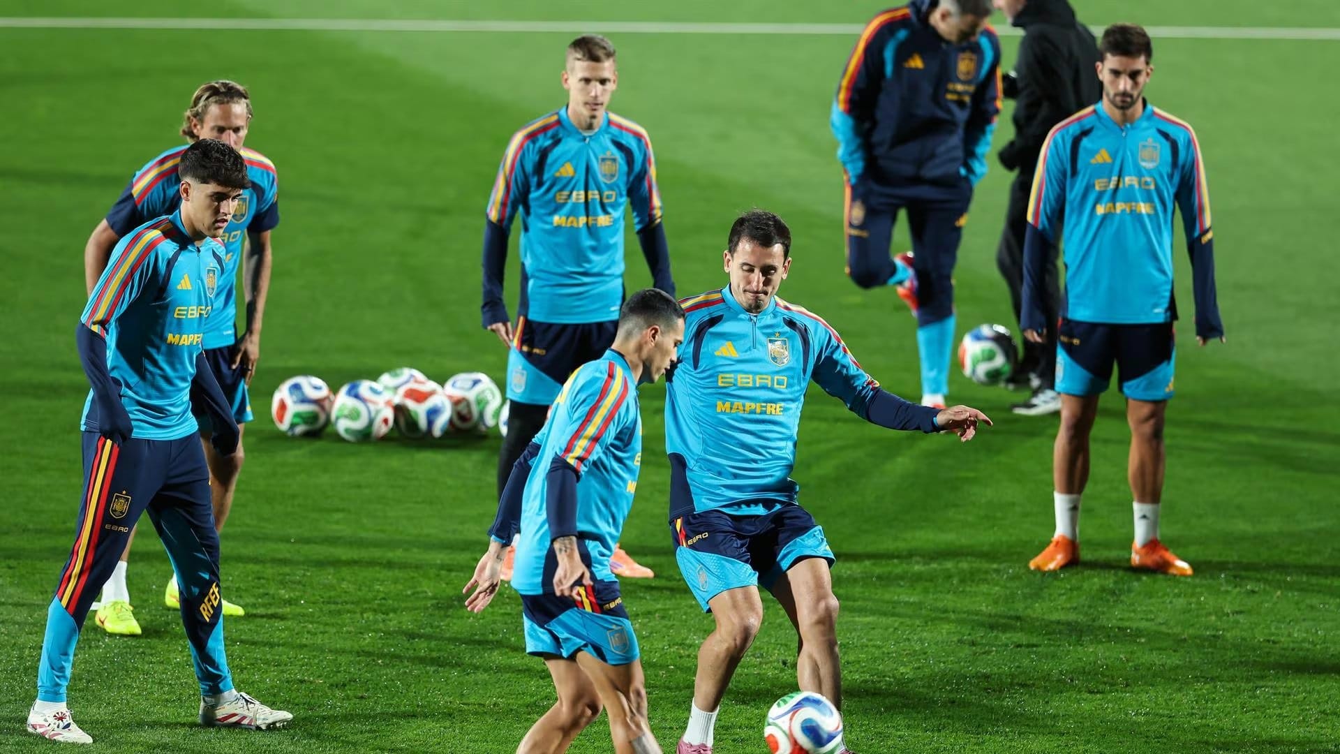 Los jugadores de la selección española durante un entrenamiento (Europa Press)