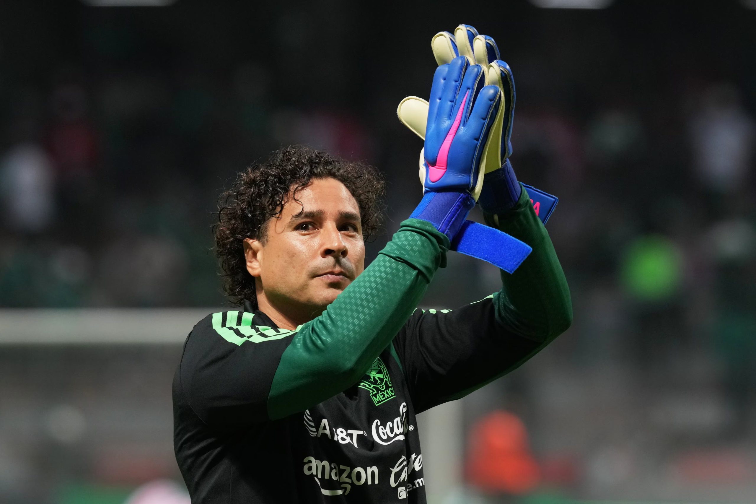 Respecto a un posible homenaje o mensaje para Memo Ochoa, Javier Aguirre evitó pronunciarse y cerró el tema (AP Foto/Moises Castillo)