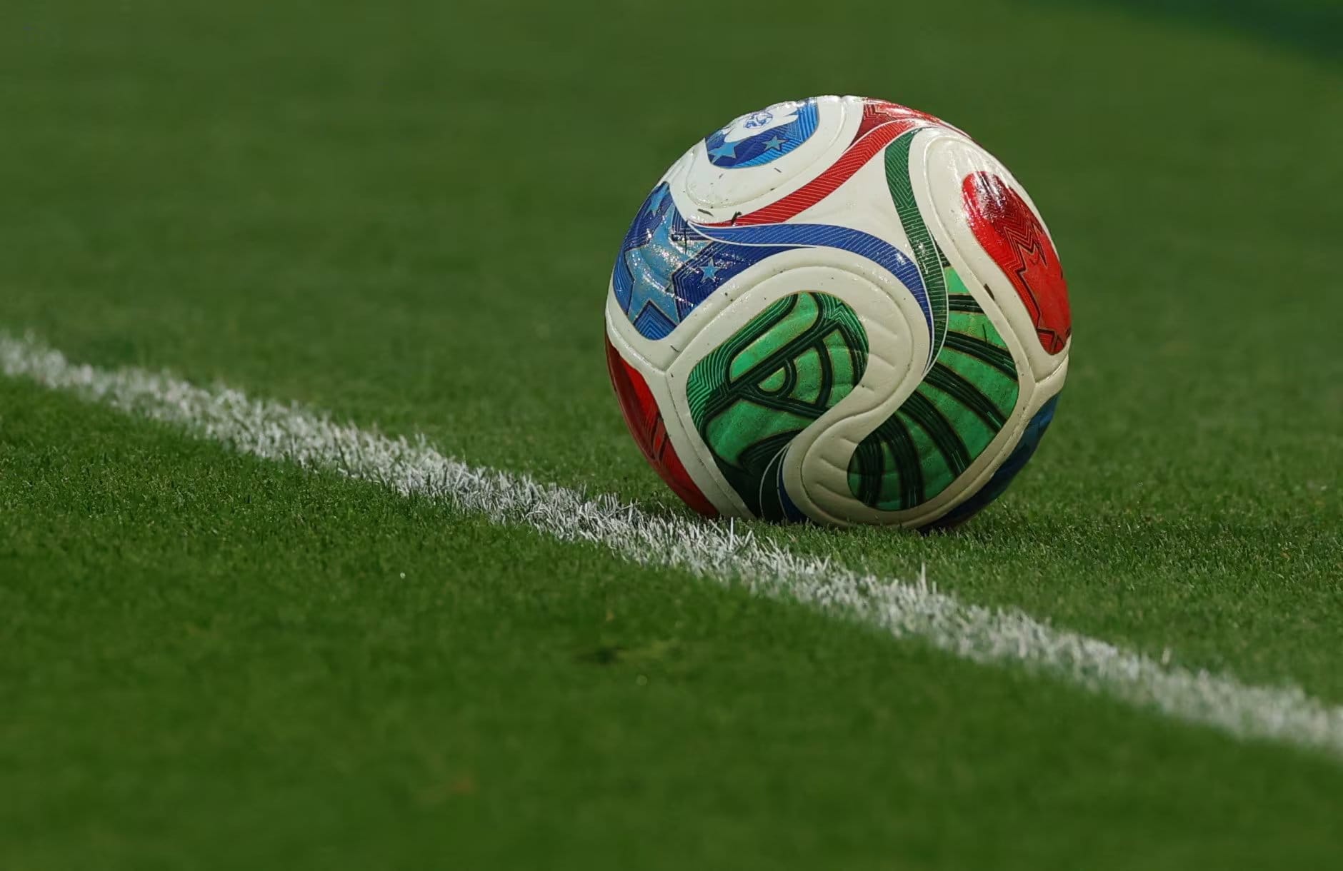 La investigaci&oacute;n de The Athletic revela que al menos dos futbolistas con opciones de jugar el Mundial son denunciados por spot fixing (REUTERS/Cathal Mcnaughton)