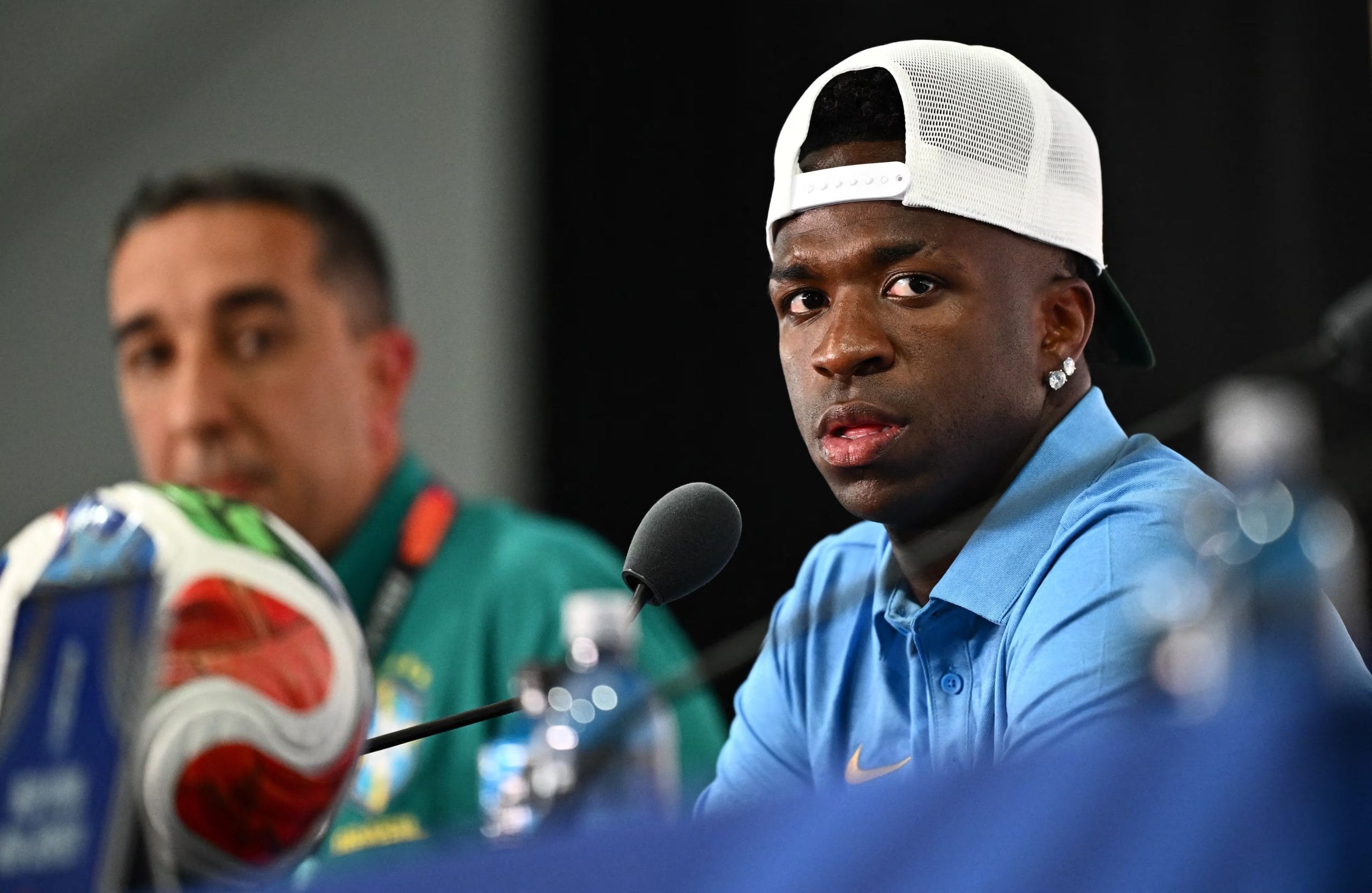 Vinicius Junior durante la rueda de prensa previa al partido de Brasil. (REUTERS/Dylan Martinez)