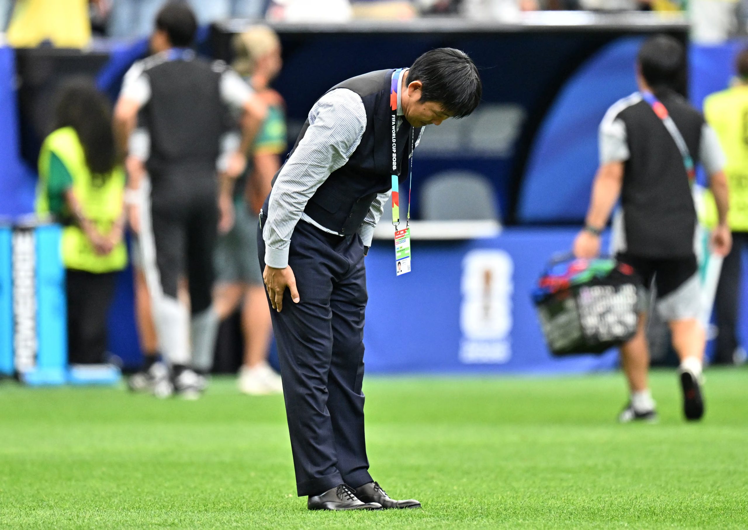 El entrenador Hajime Moriyasu frente a los hinchas de Jap&oacute;n (REUTERS)