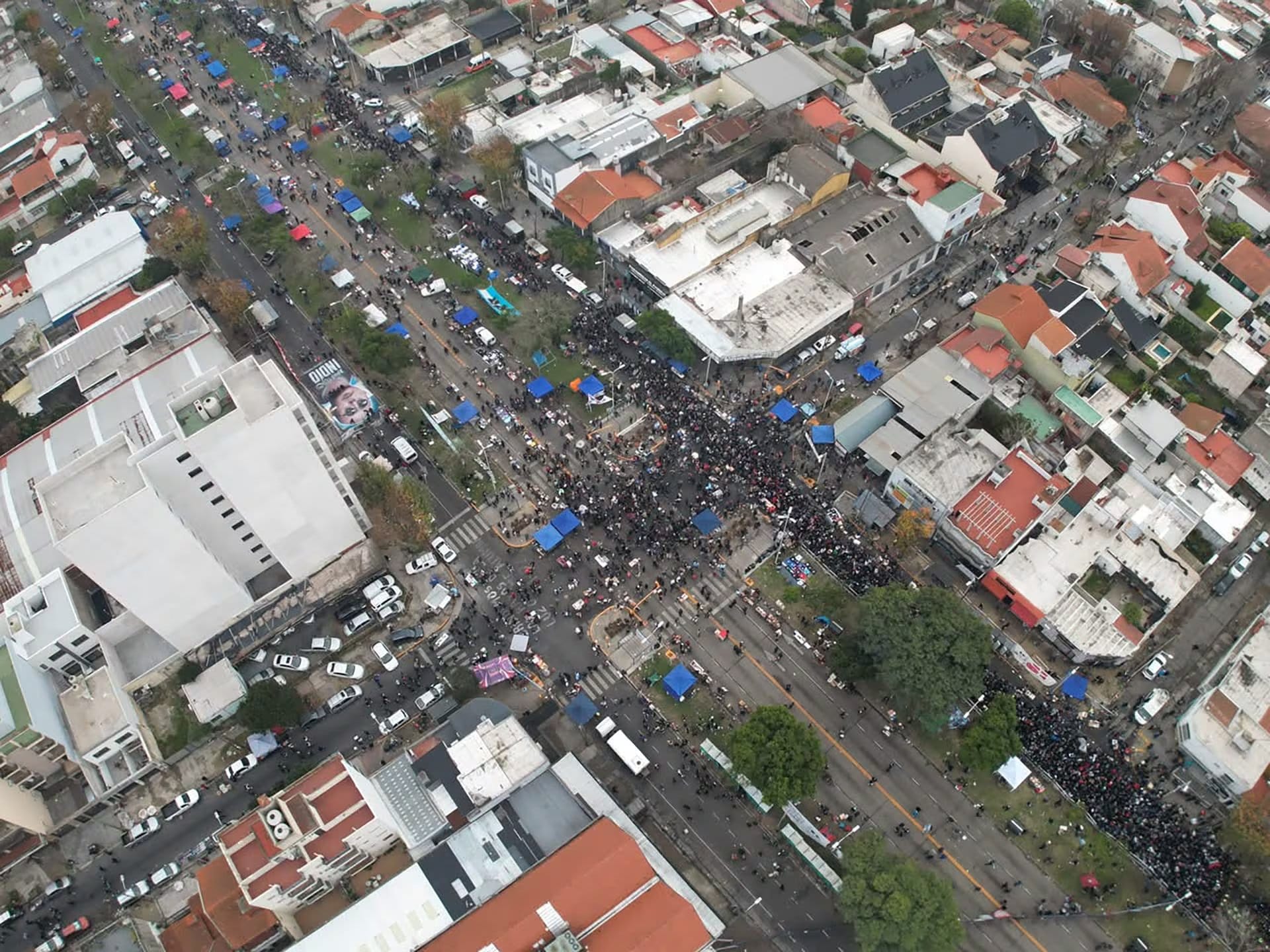 Vista aérea del drone de Infobae de los alrededores del Estadio Gatica