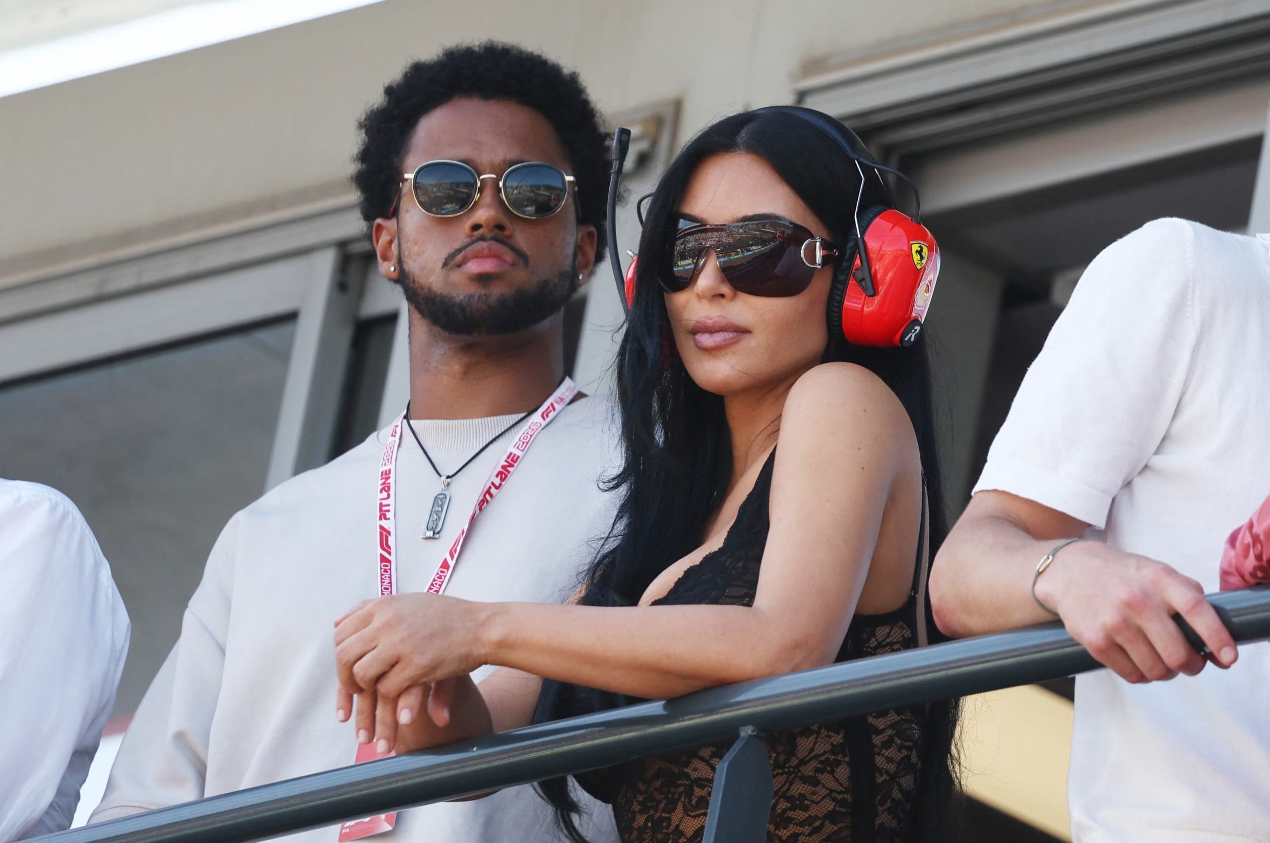 La actriz estuvo presente en el box de Ferrari (REUTERS/Jakub Porzycki/Pool)