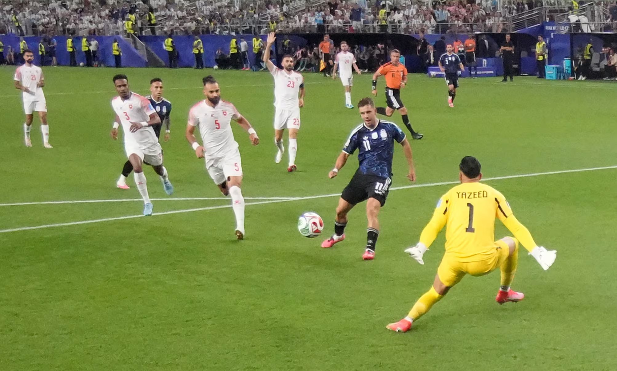 En la primera aproximaci&oacute;n de peligro, Giovani Lo Celso abr&iacute;a la cuenta pero el gol fue anulado por posici&oacute;n de adelanto