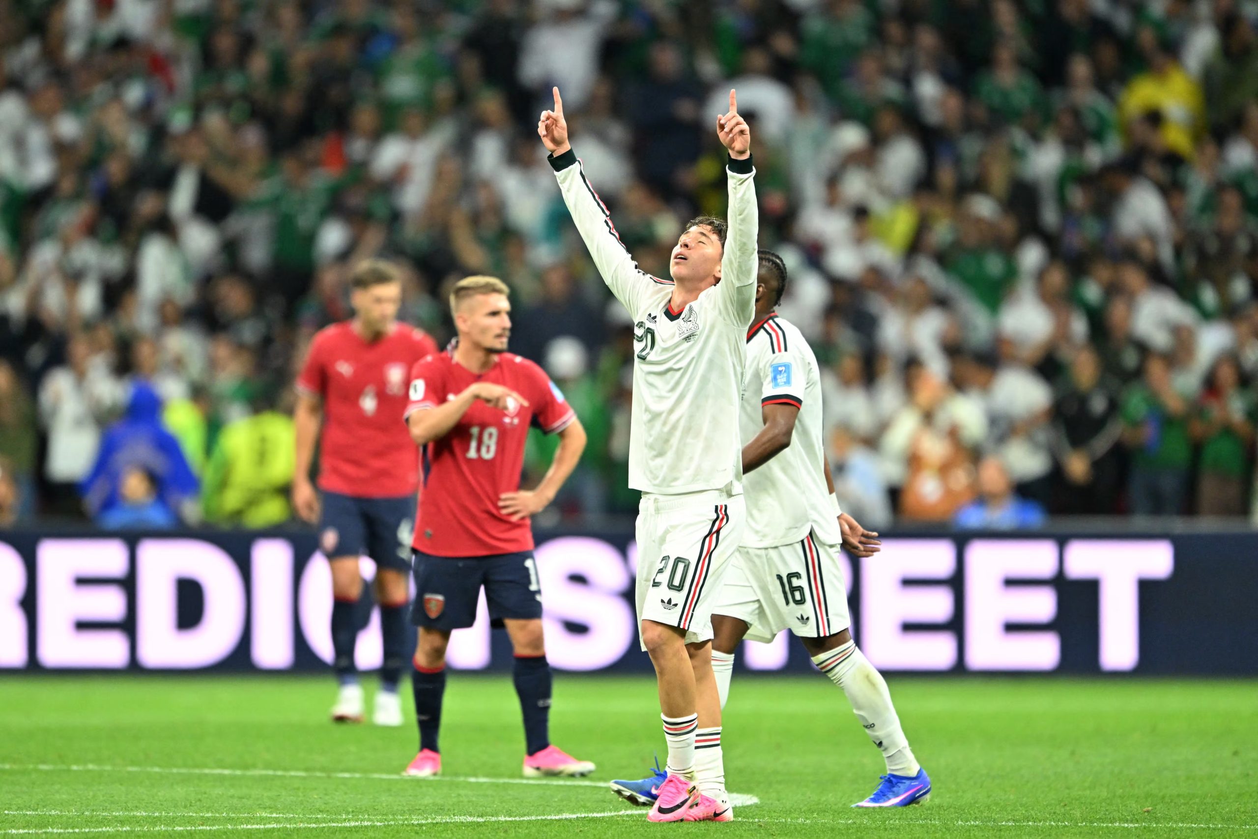 Para los aficionados tricolor, este partido fue muy importante en este torneo. (Photo by CARL DE SOUZA / AFP)