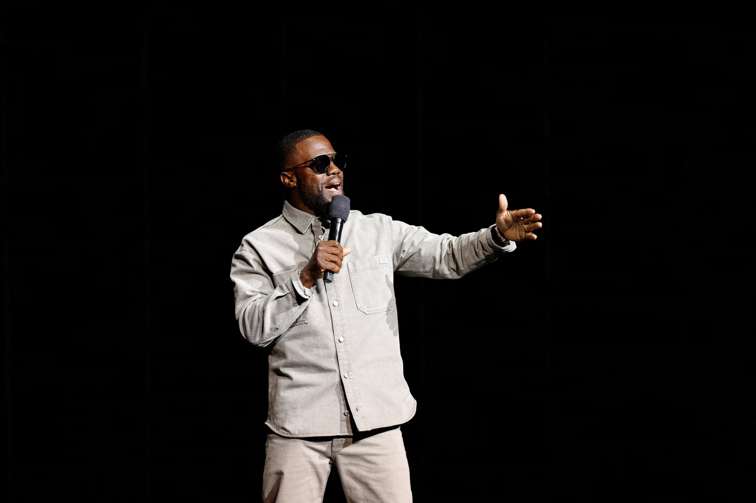 Kevin Hart afirmó que la mayor recompensa de ser padre llega cuando los hijos convierten las lecciones en hábitos (REUTERS/Caroline Brehman)