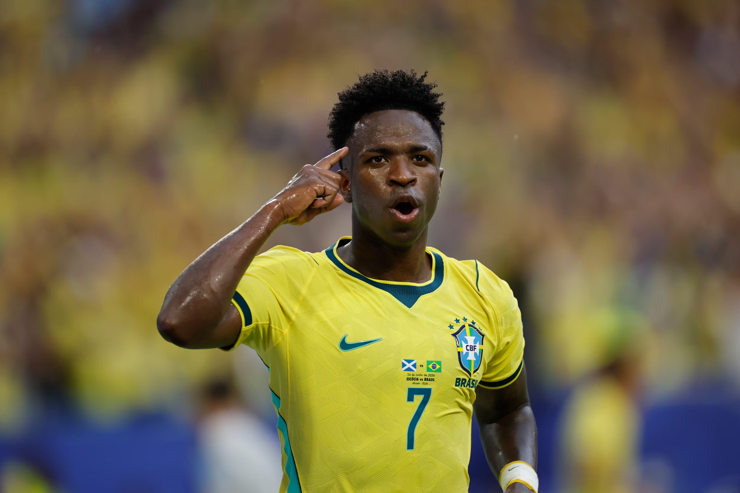 El futbollista brasileño Vinicius Juniorcelebra un gol a Escocia en el Hard Rock Stadium de Miami, USA. EFE/ Alberto Estevez